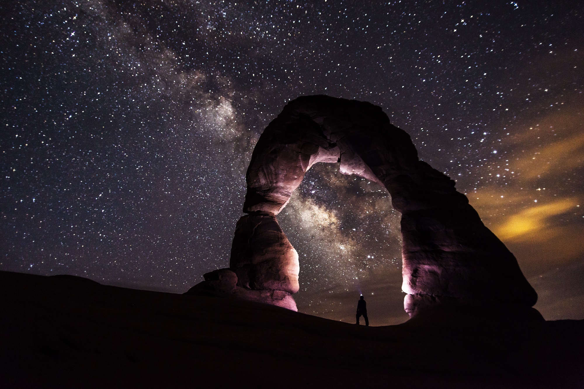 delicate-arch-night-stars-landscape delicate-arch-night-stars-landscape